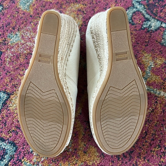Toms | Women’s Cream Canvas Michelle Open Toe Wedge Espadrilles, like new!  Sz 8 - Picture 13 of 15